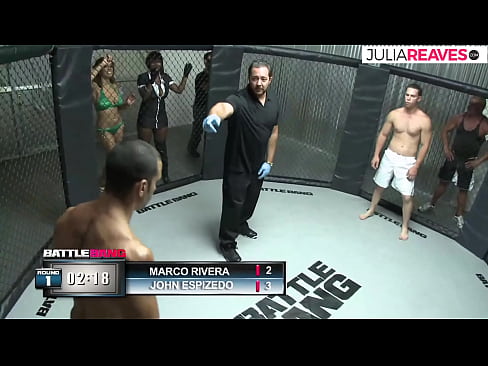 ❤️ Ultimate Fighter rast piştî şerekî di rîngê de keçikek jimare dike ☑ Vîdyoyê seksî li me