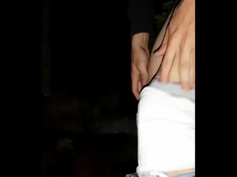 ❤️ Cîranê min xwe avêt ser dîwarê min ê karantînayê ☑ Vîdyoyê seksî li me